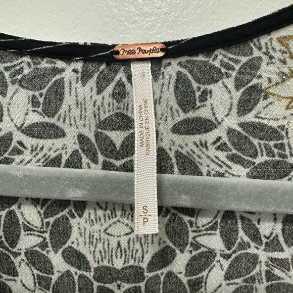 Free People Birds of Feathers Black and Cream Graphic Bishop Sleeve Blouse - Picture 7 of 9